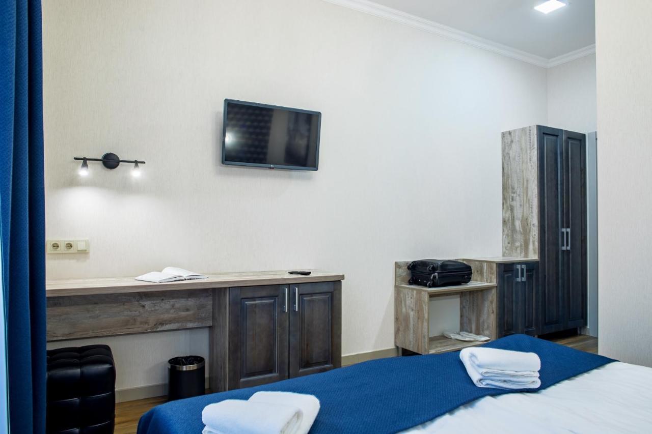 Mini Hotel Barvy Lvova On Horodotska St. Εξωτερικό φωτογραφία