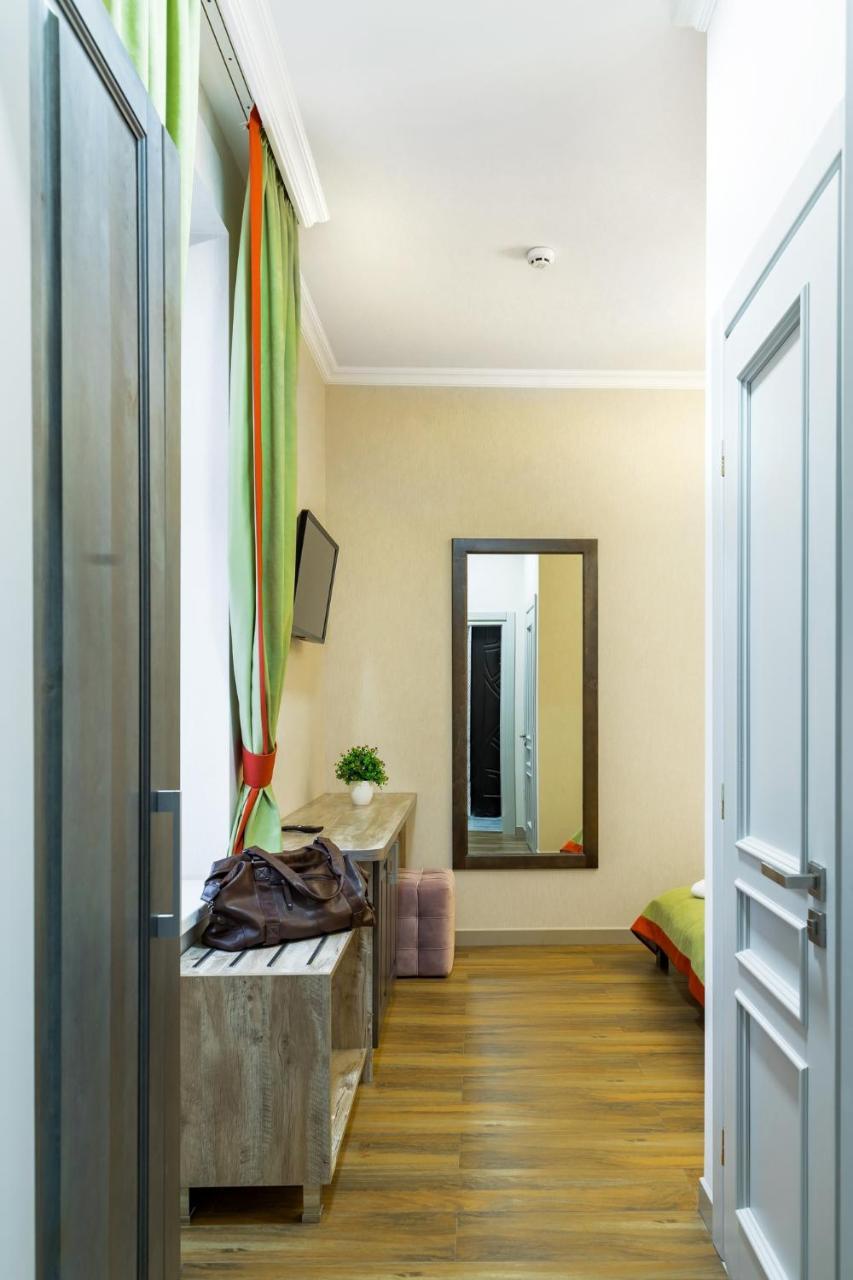 Mini Hotel Barvy Lvova On Horodotska St. Εξωτερικό φωτογραφία